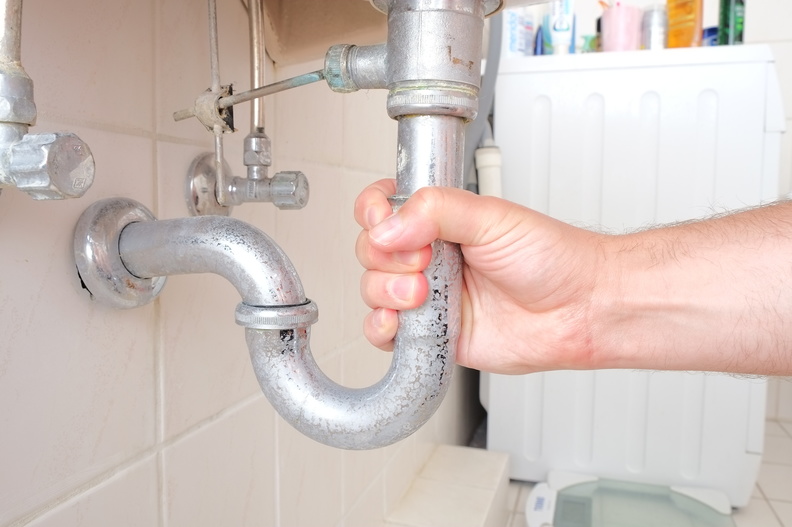 4 Tips for Handling a Plumbing Emergency
